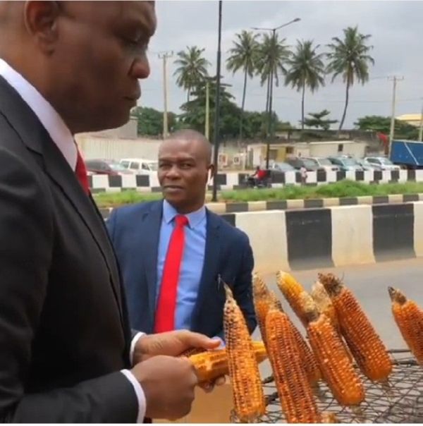 Wizkid Reacts As Billionaire Tony Elumelu Sampling Roasted Corn In Lagos 9