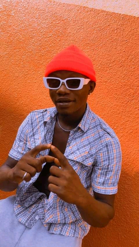 [Bio] Olayemi Qudus Lasisi Populaly Known By His Stage Name "OBAYELLAZY" 2