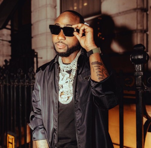 “This Nigga Is Disrespecting My Late Mother From The House My Father Gave Him!” – Davido Drags His Cousin, Dele After He Retaliated 2