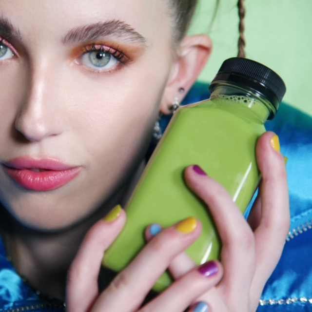 Elli Moore – Green Juice 1