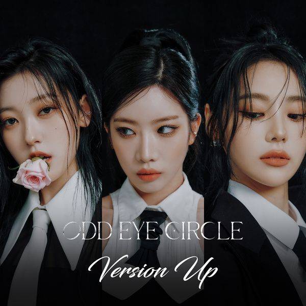 ODD EYE CIRCLE – Love Me Like 3